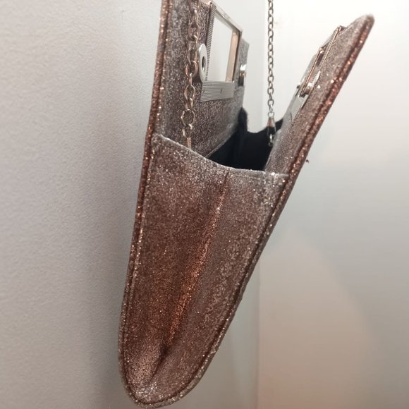 Clutch - Picture 4 of 4